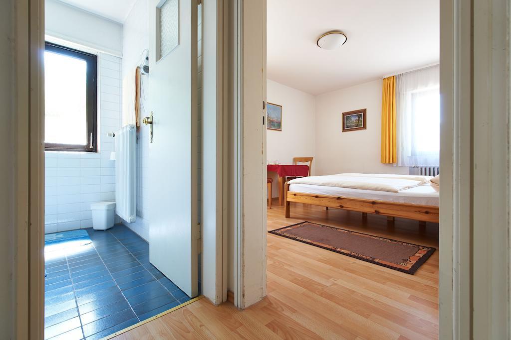 Gasthof Riedsee Stuttgart Rum bild